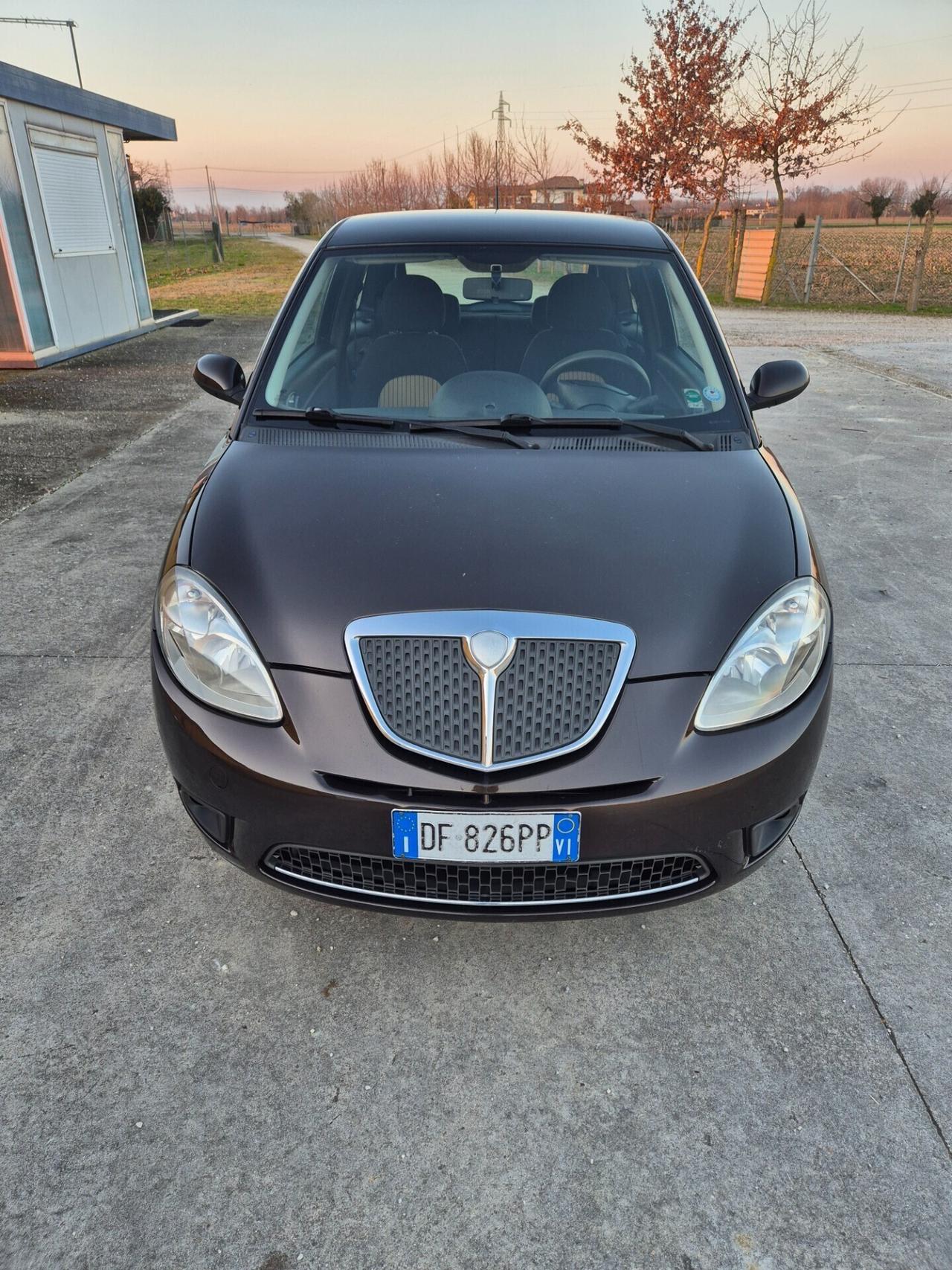 Lancia Ypsilon 1.3 MJT 75 CV
