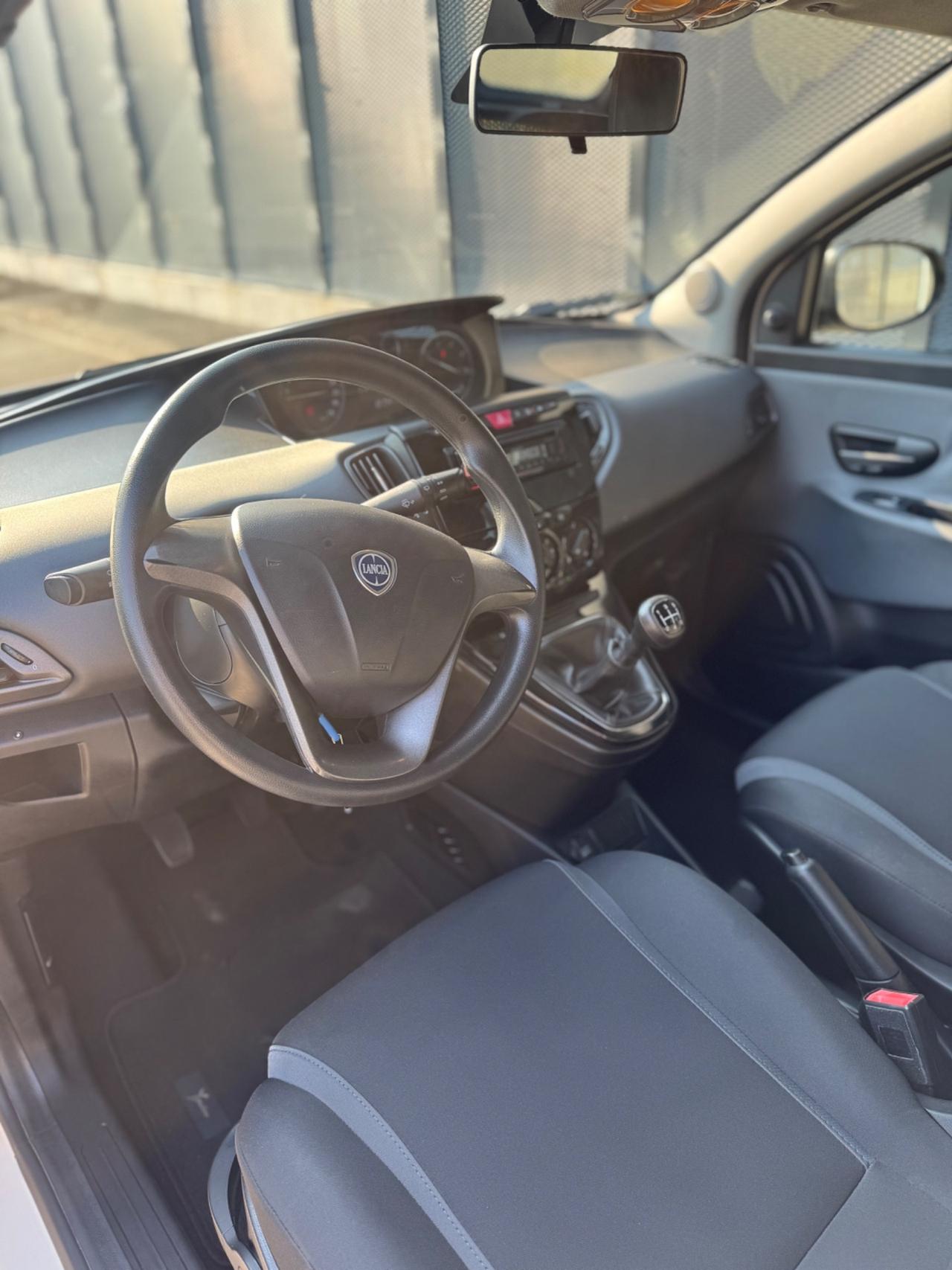LANCIA YPSILON 1.3 MJT 95 CV GARANZIA 12 MESI