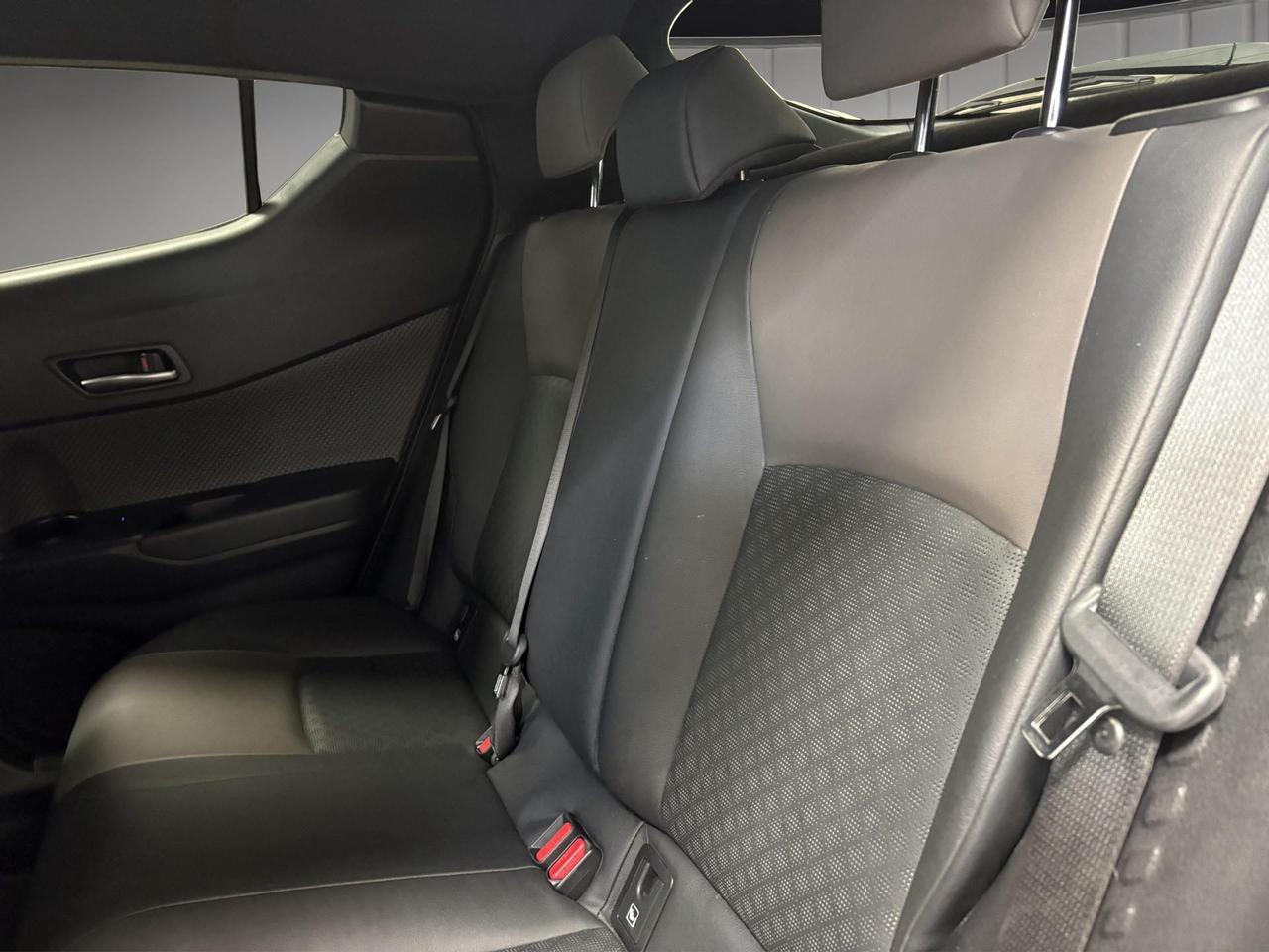 Toyota C-HR 1.8h Lounge e-cvt