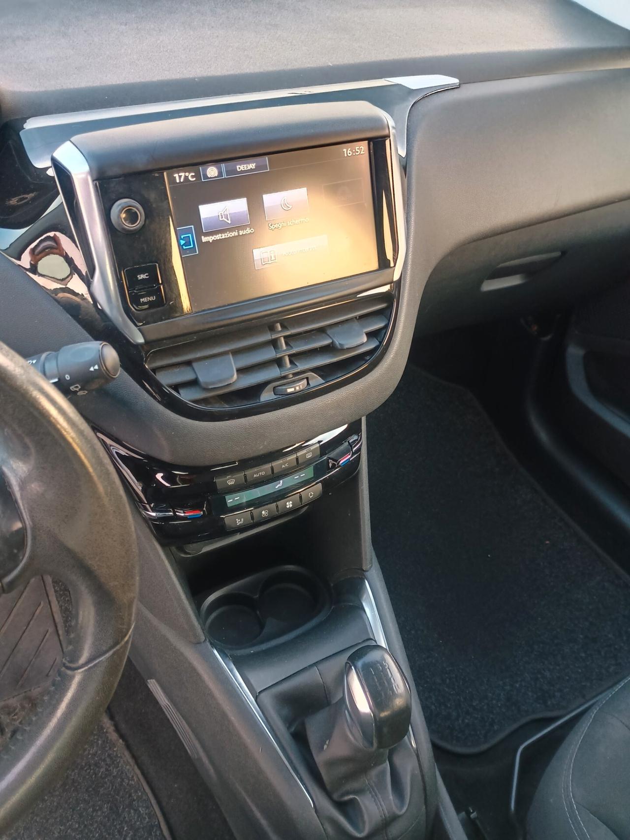 Peugeot 208 1.4 HDi 68 CV 5 porte Allure