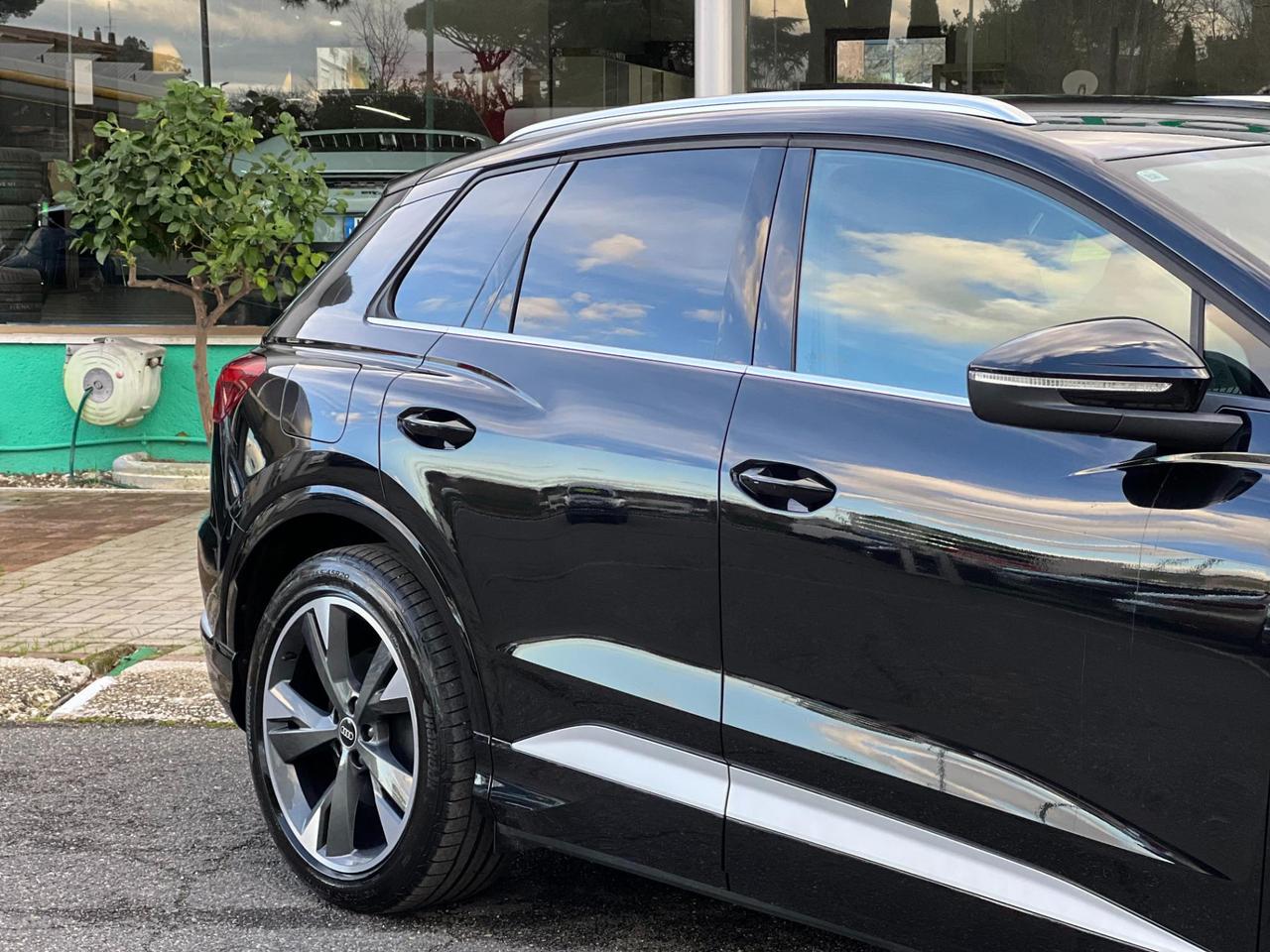 Audi Q4 e-tron 45 S line edition quattro 286cv