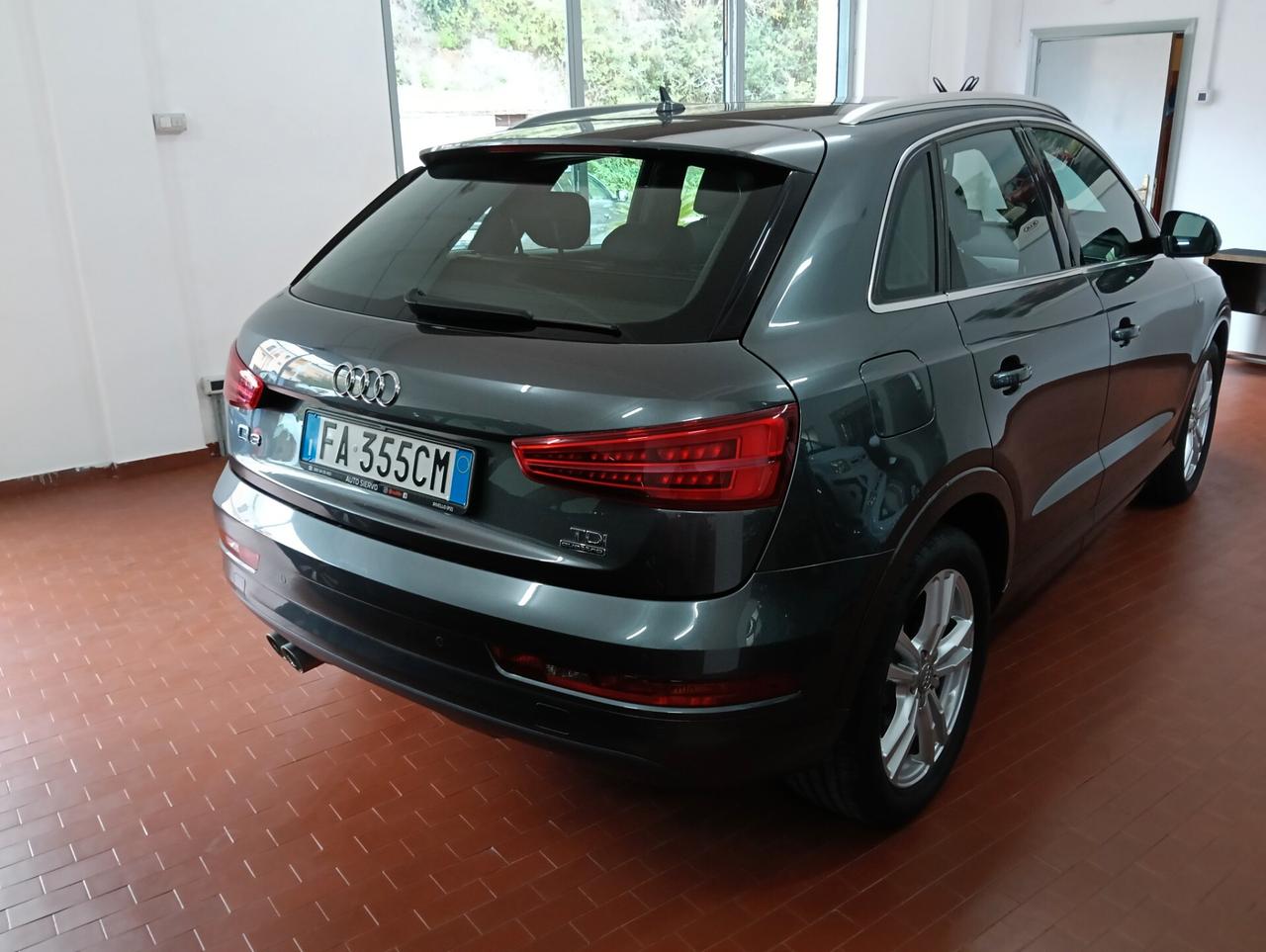 Audi Q3 2.0 TDI 150 CV quattro S-line tronic Sport