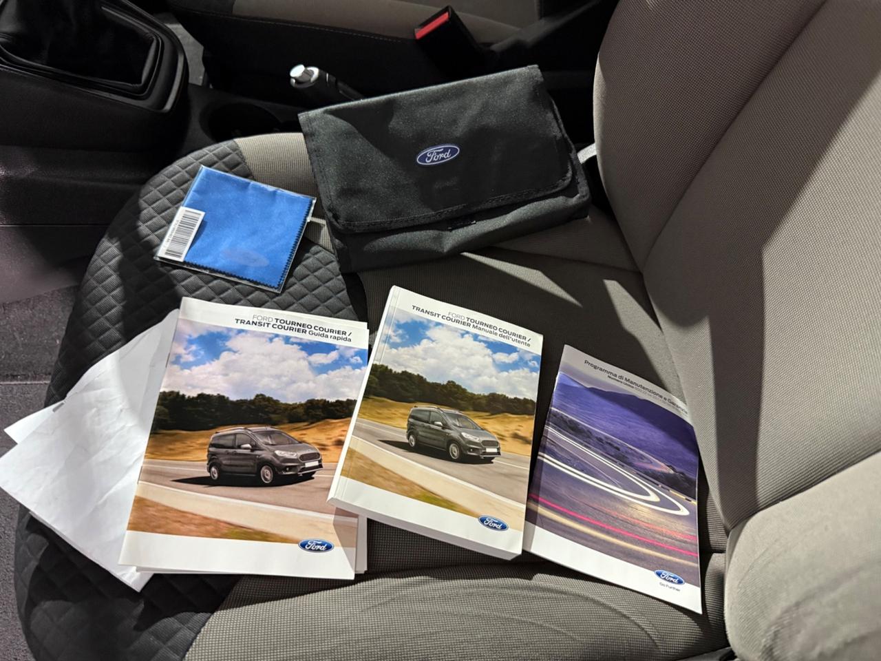 Ford Tourneo Courier 1.0 EcoBoost 100 CV Sport