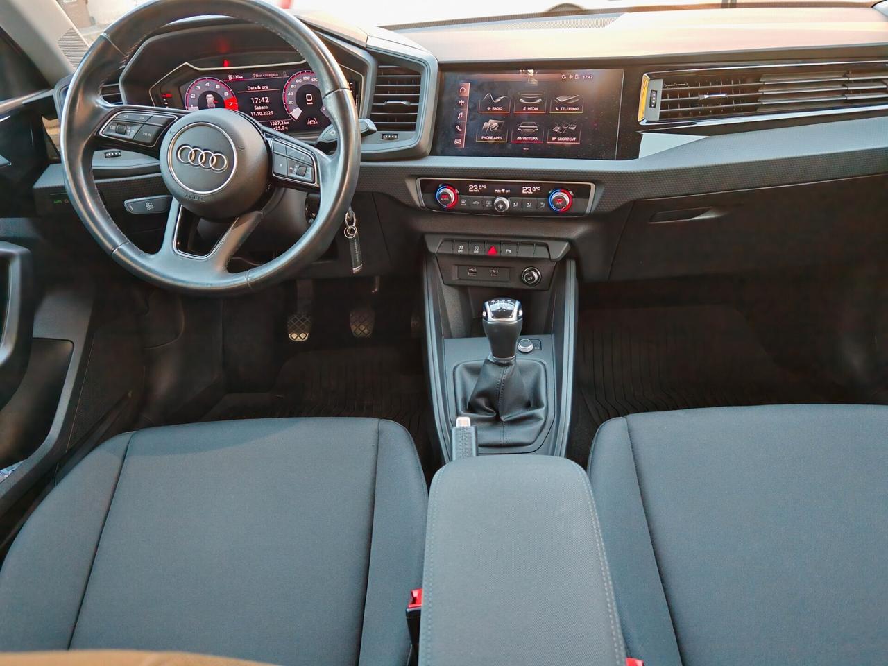 Audi A1 citycarver 30 TFSI Identity Contrast