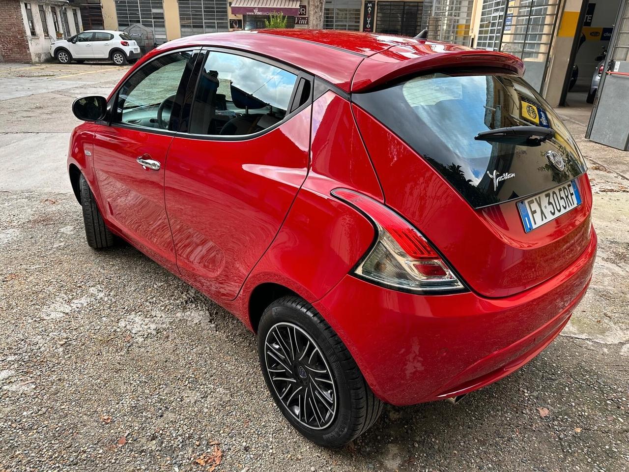 Lancia Ypsilon 1.2 69 CV 5 porte S&S Gold 18000 KM !!!!!