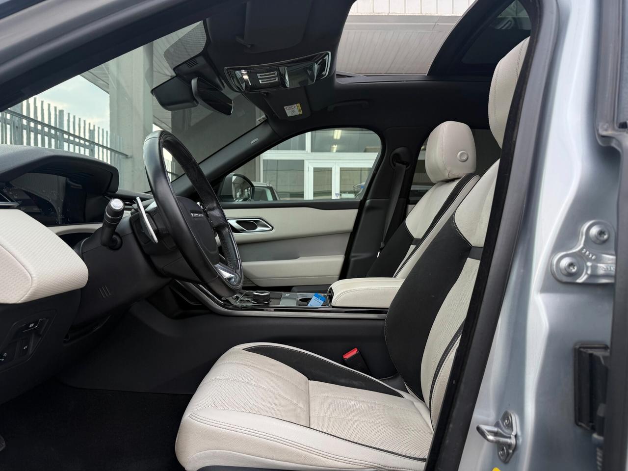 Land Rover Range Rover Velar 2.0d i4 R-Dynamic HSE 240cv TETTO PANORAMICO