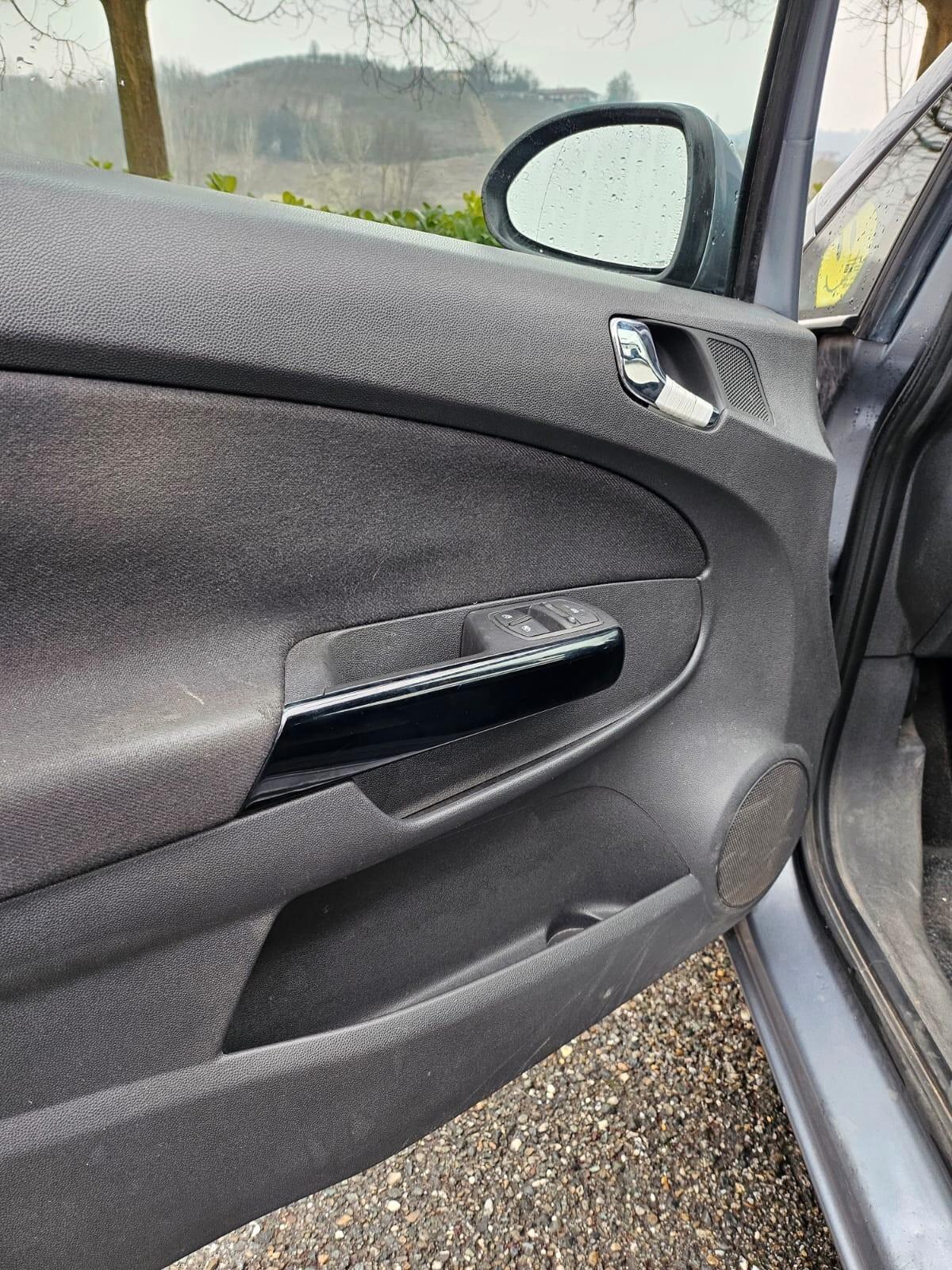 Opel Corsa 1.2 3 porte Sport