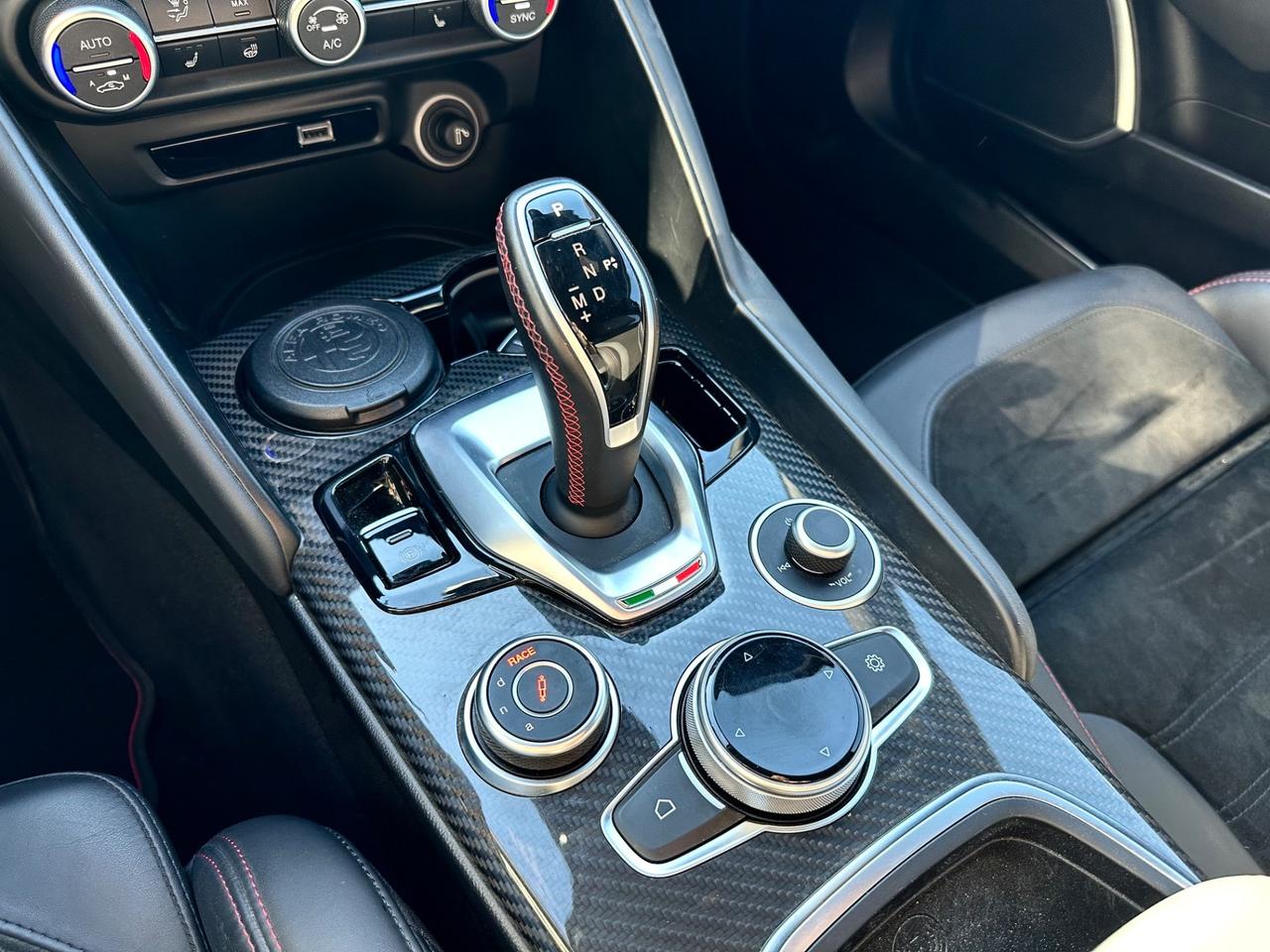 Alfa Romeo Giulia 2.9 t V6 Quadrifoglio 510cv Akrapovic - Dischi Carboceramici- Impianto Hartman & Kardon