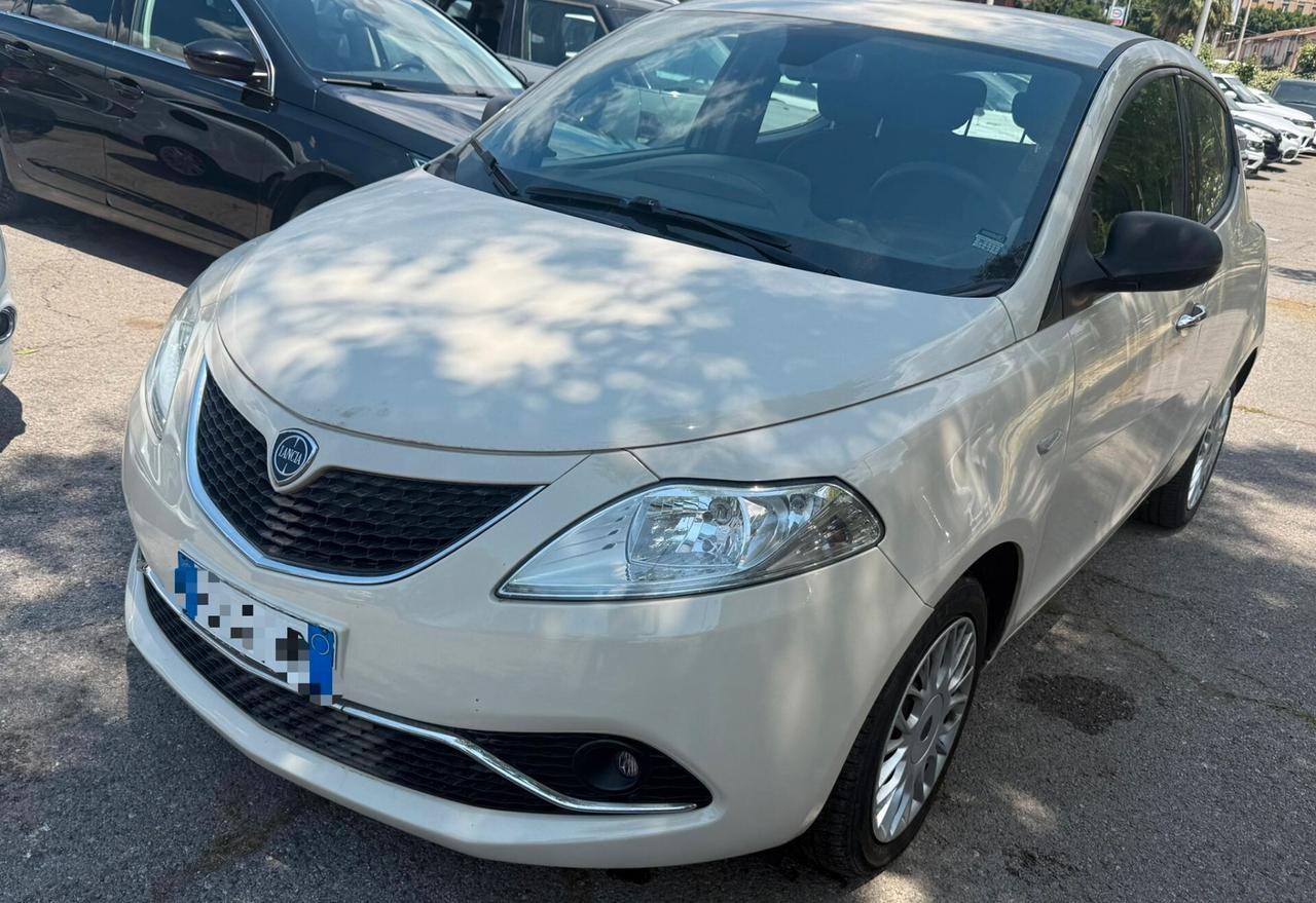 Lancia Ypsilon 1.2 69 CV 5 porte GPL Ecochic Silver