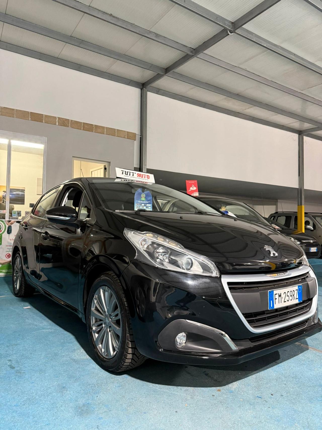 Peugeot 208 PureTech 82 5 porte Allure