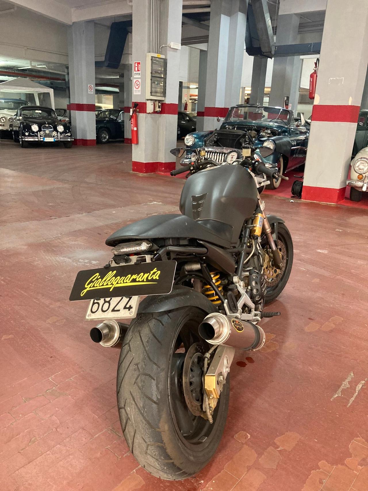 Ducati Monster 900