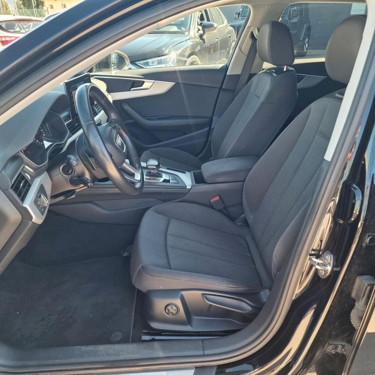 Audi A4 Avant 35 TDI/163 CV S tronic line edition UNICO PROPRIETARIO IVA DEDUCIBILE