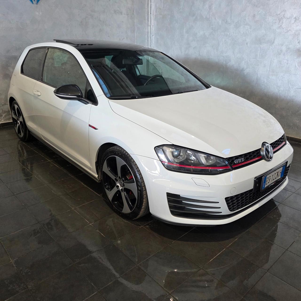 Volkswagen Golf GTI 2.0 TFSI