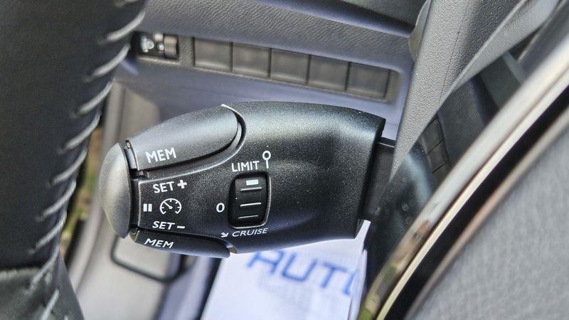 Peugeot 208 PureTech 100 CV Style NESSUN VINCOLO di FINANZIAMENTO