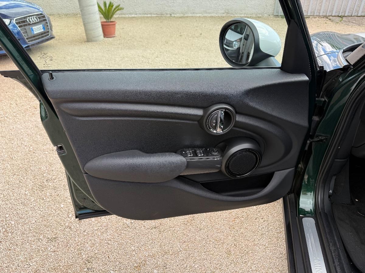 MINI 1.5 COOPER D BOSTON SEVEN 5 Porte; Tetto Apribile Elettricamente;