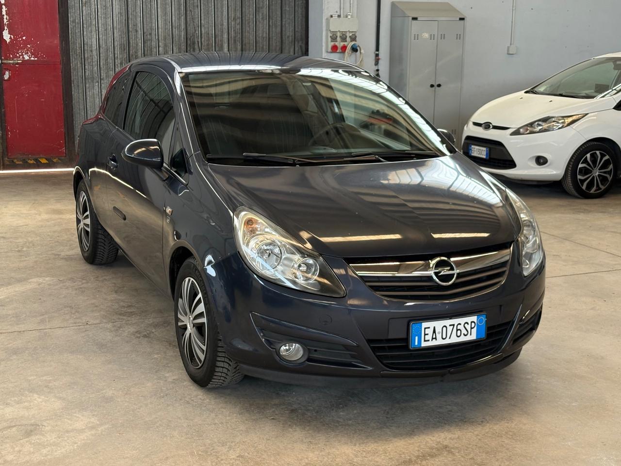 Opel Corsa 1.2 3 porte Sport