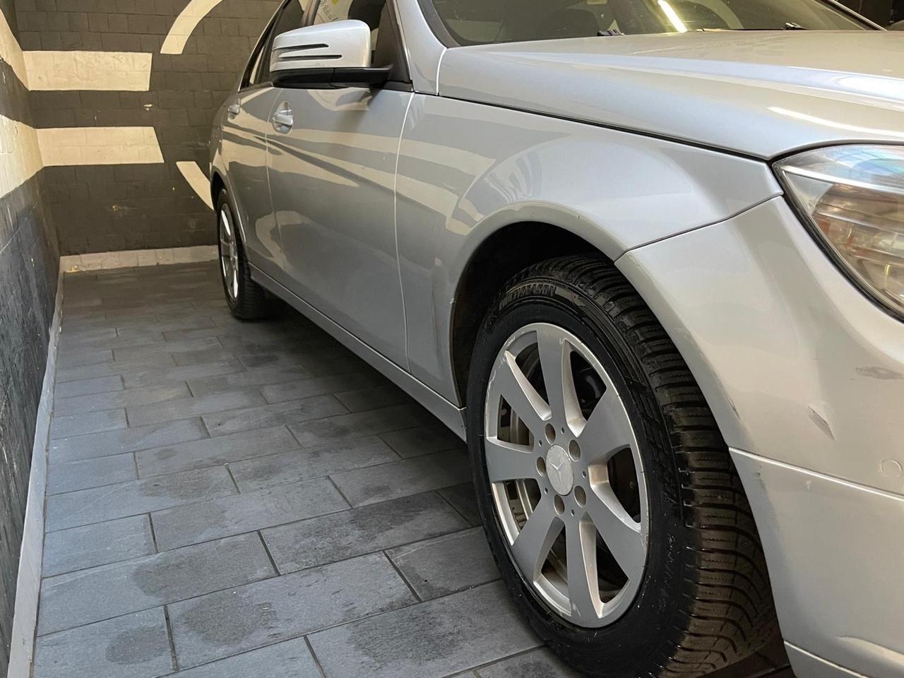 Mercedes-benz C 200 180 BlueEFFICIENCY Avantgarde