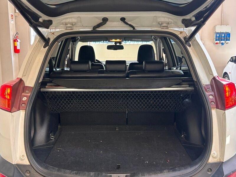 Toyota RAV4 2.0 D-4D 4WD Lounge