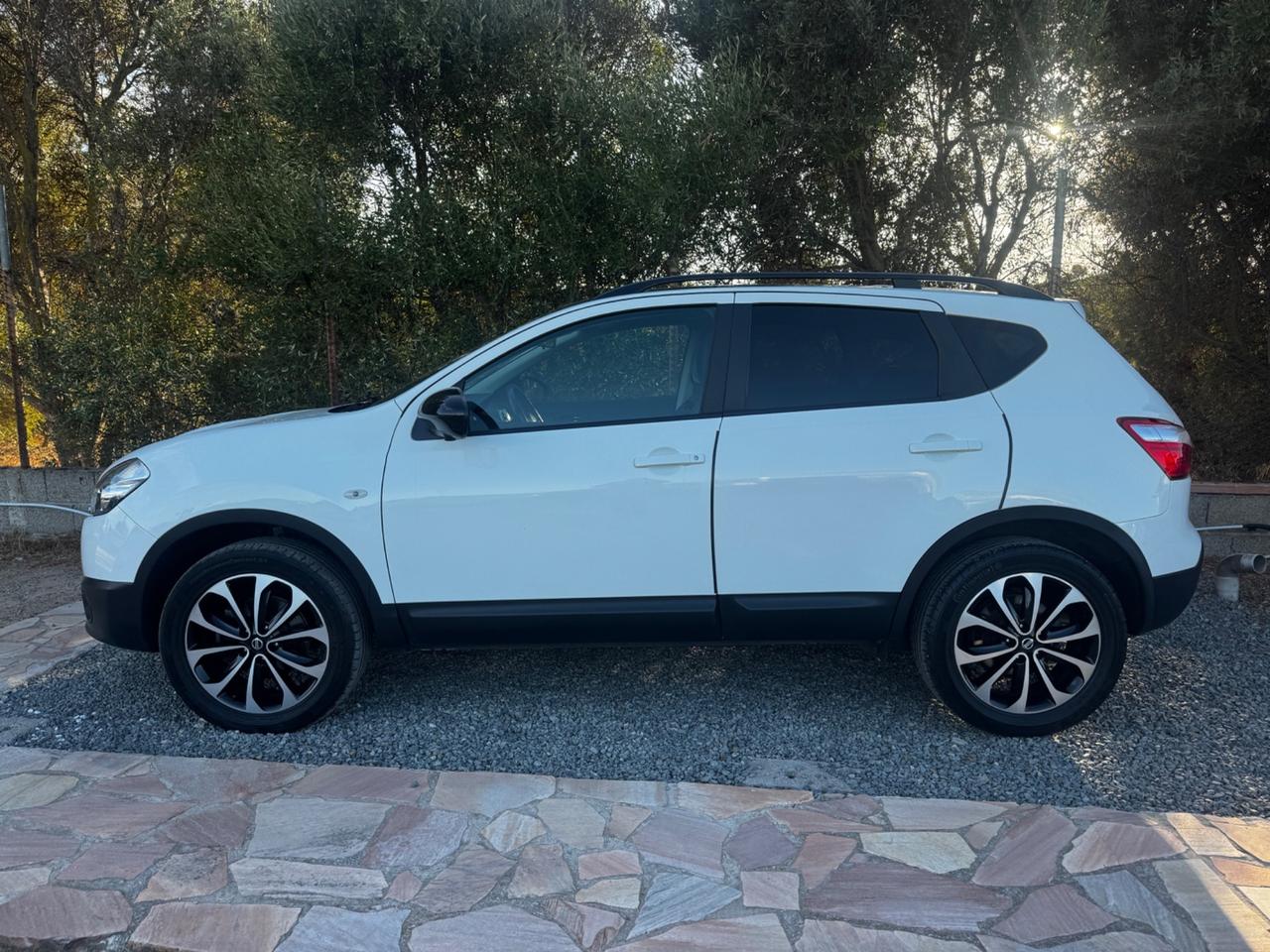 Nissan Qashqai 1.6 dCi DPF 360