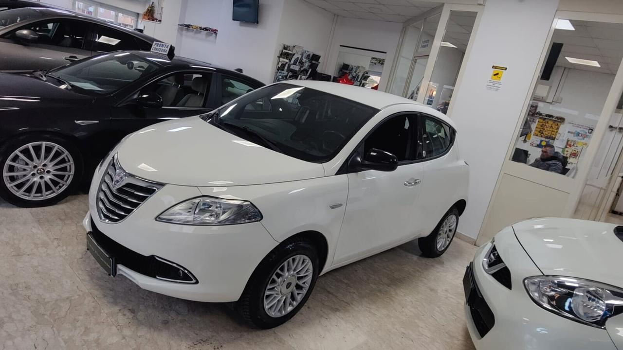 Lancia Ypsilon 0.9 TwinAir 85 CV 5 Porte Metano Ecochic Gold