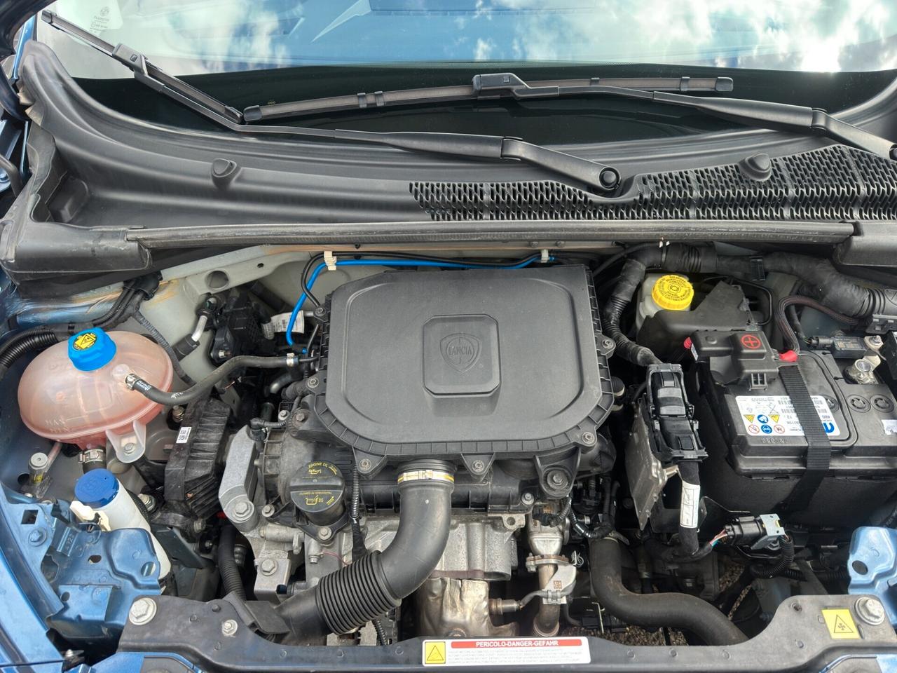 Lancia Ypsilon 1.0 FireFly 5 porte S&S Hybrid Gold