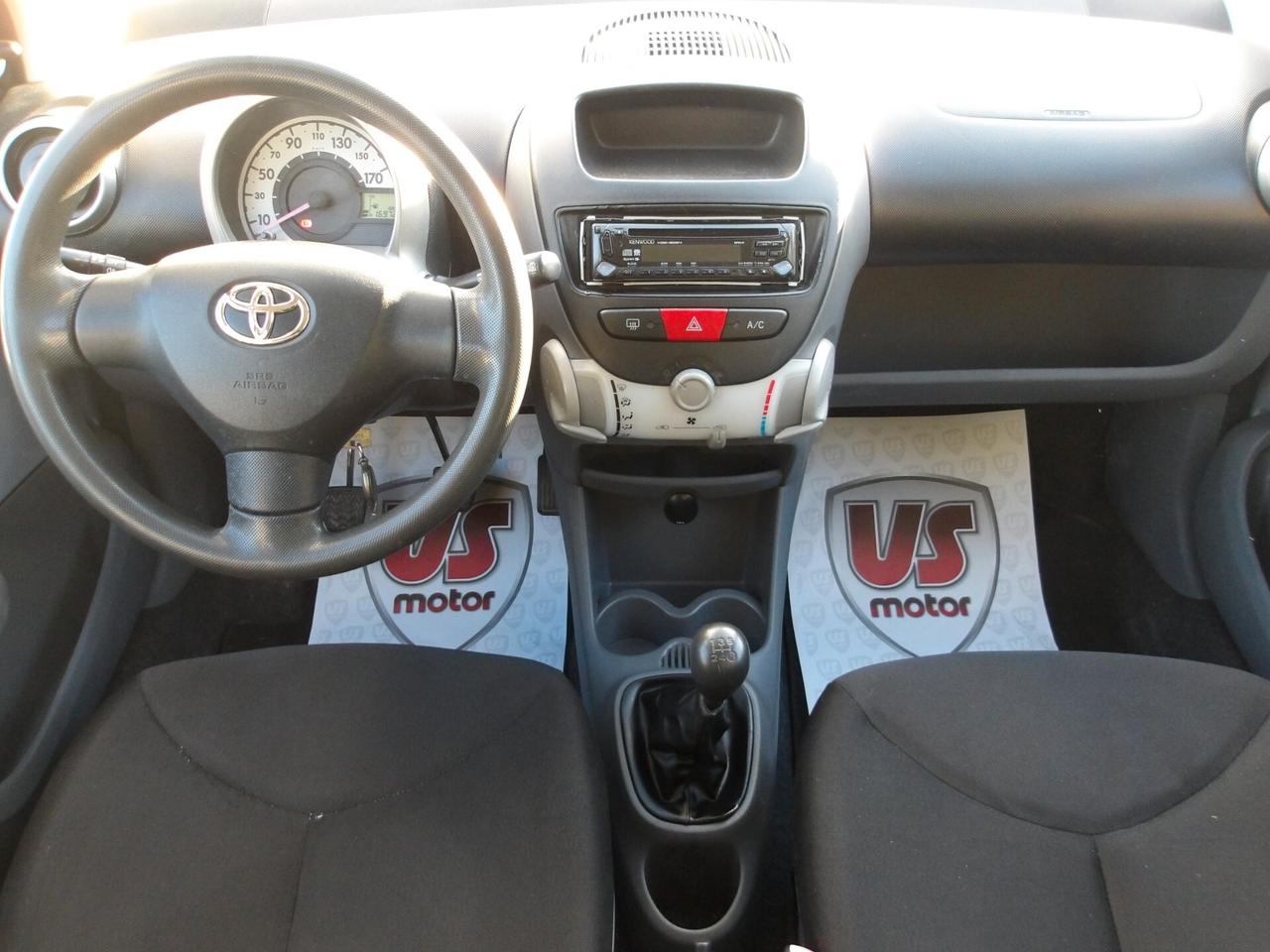 TOYOTA AYGO 1.0 BENZ-2007