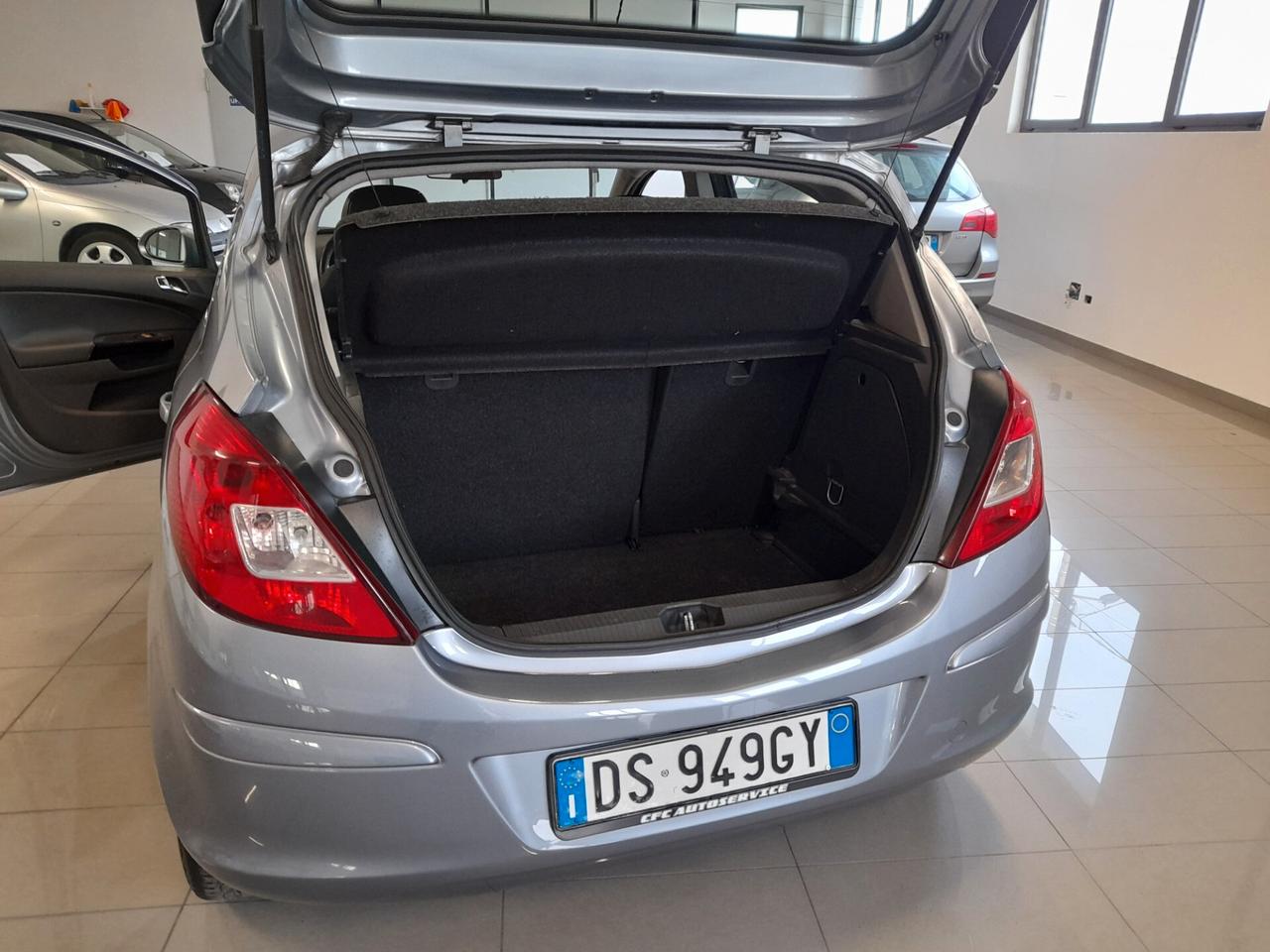 Opel Corsa 1.2 5 porte Cosmo