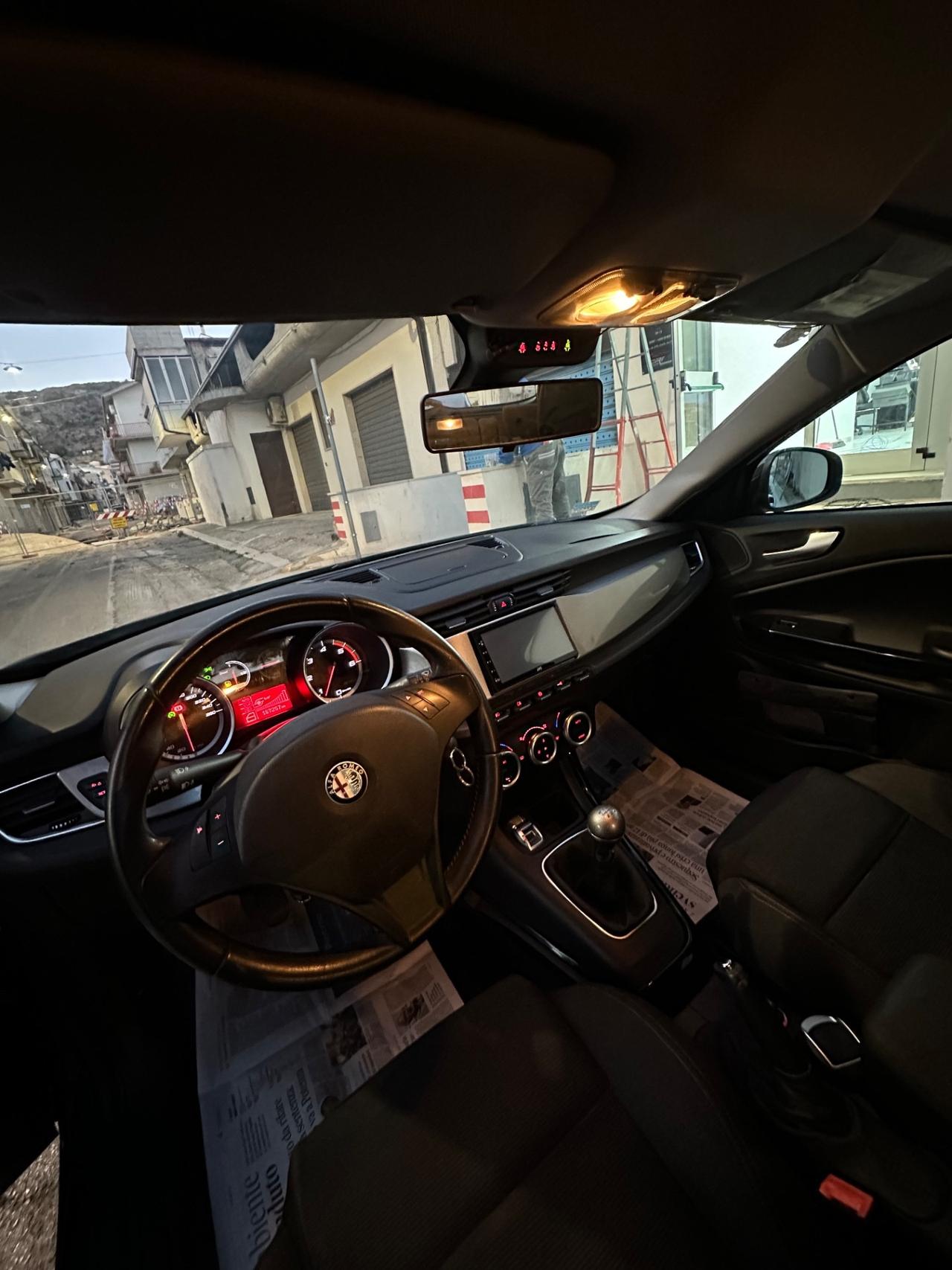 Alfa Romeo Giulietta 1.6 JTDm-2 105 CV Distinctive