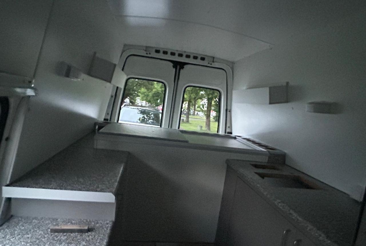 Food truck furgone dei gelati Ford Transit