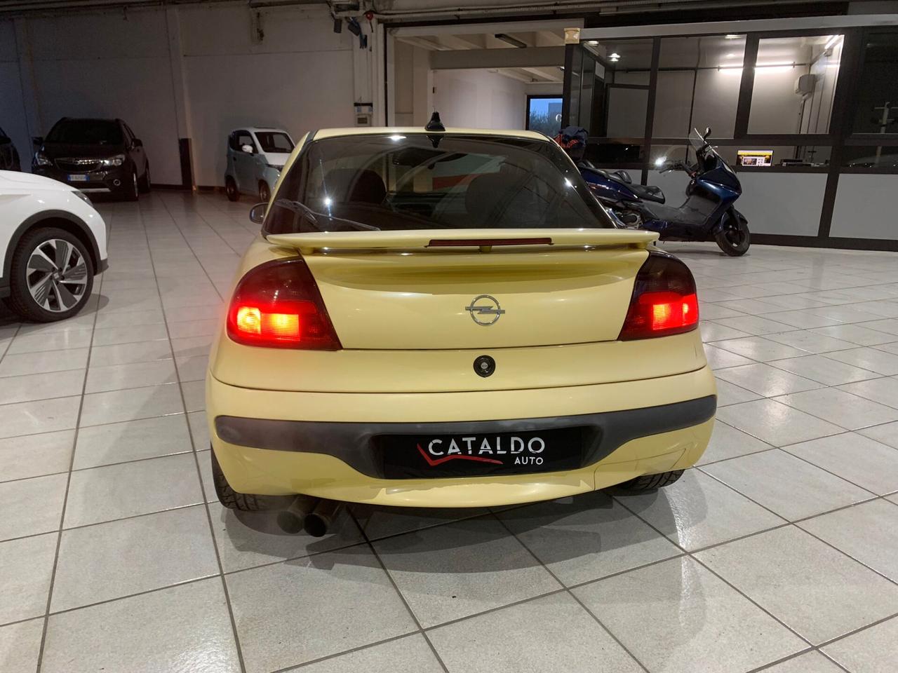 Opel Tigra 1.6i 16V cat