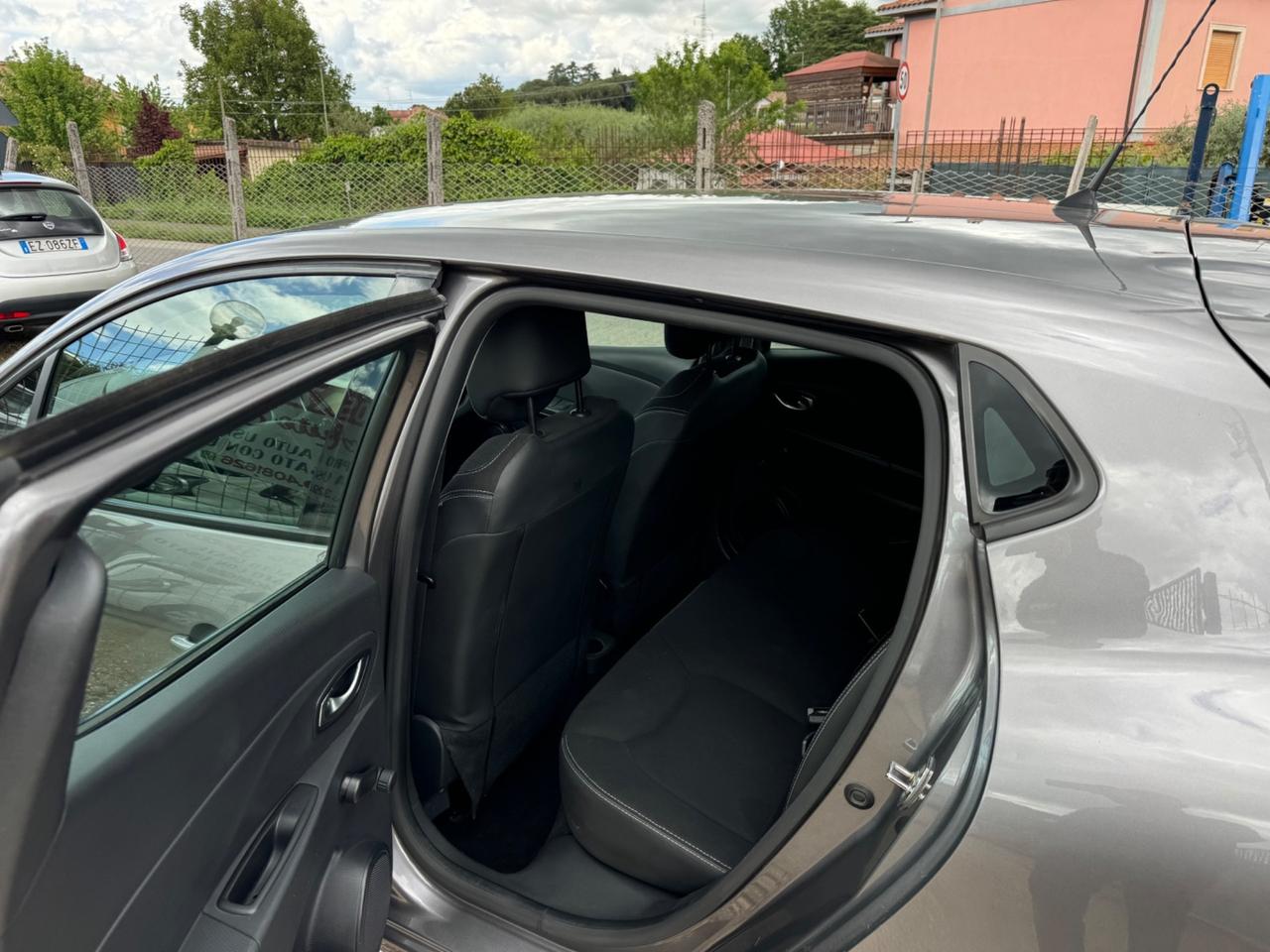 Renault Clio 1.2 75CV 5 porte Costume National NEOPATENTATI