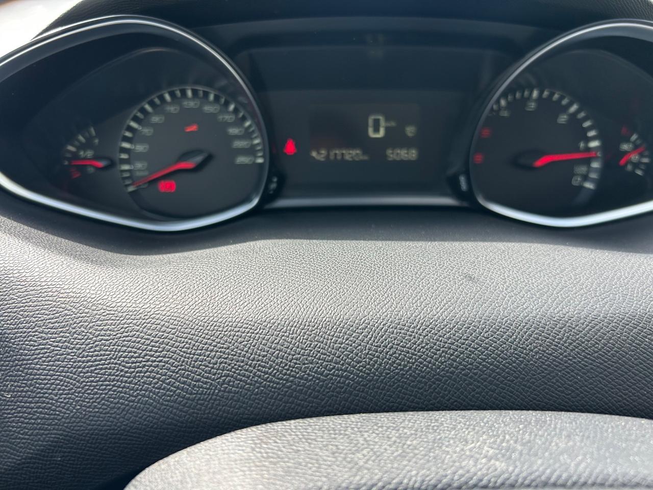 Peugeot 308 BlueHDi 130 S&S SW Allure da vetrina