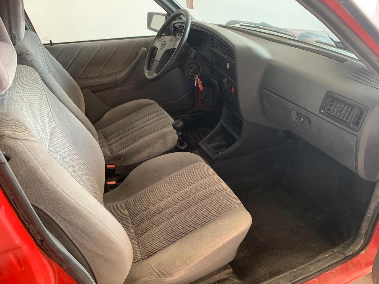 Opel Ascona 1.3 4 porte CD