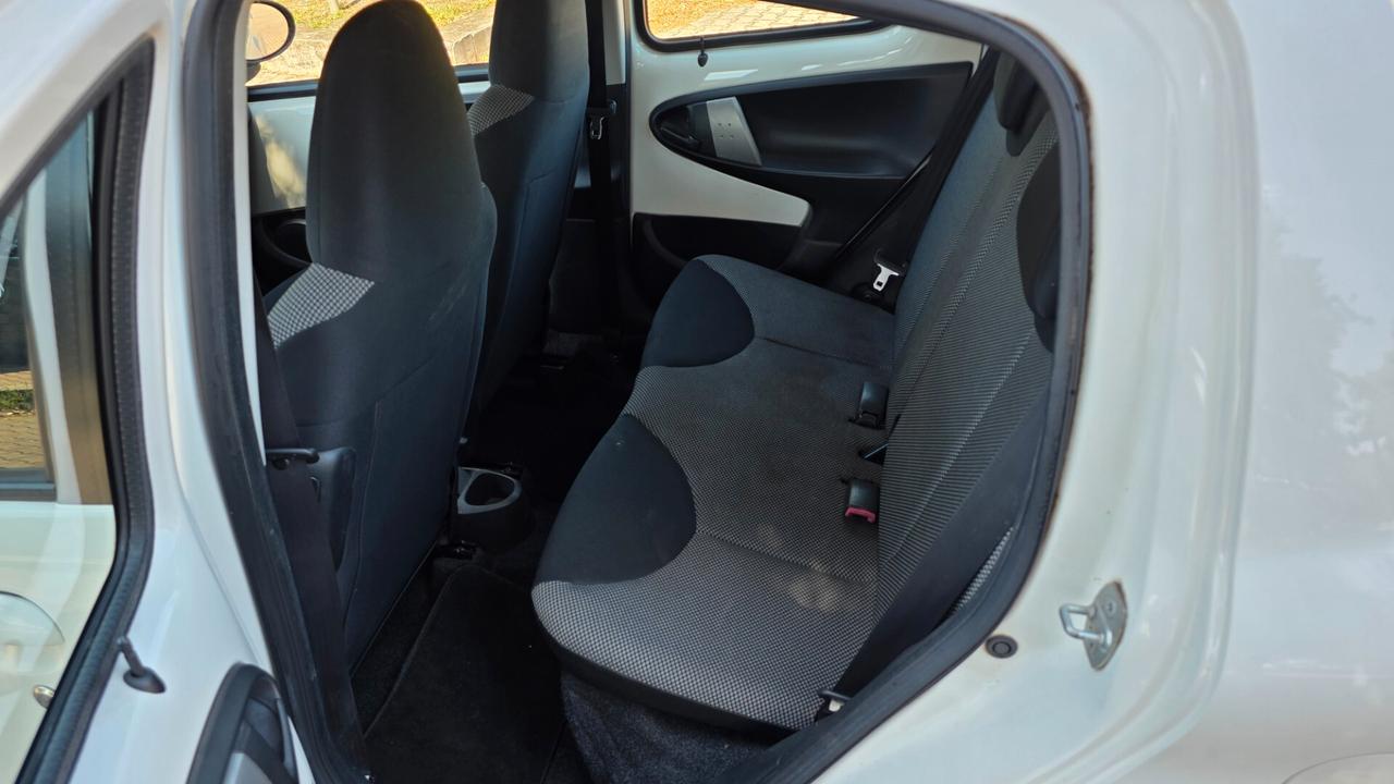 Toyota Aygo 1.0 12V VVT-i 5 porte Lounge Connect MMT