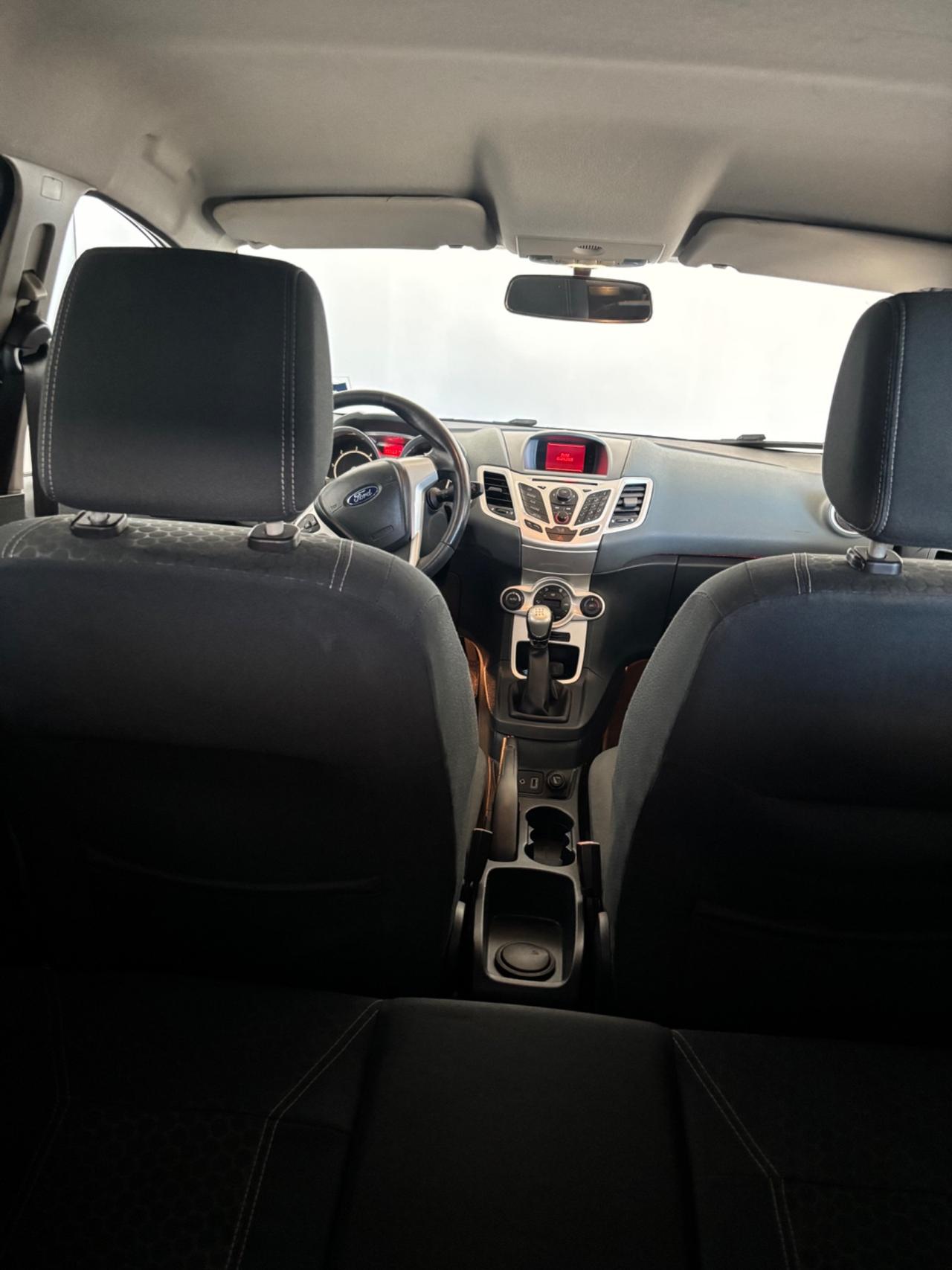 Ford Fiesta 1.4 TDCi 70CV 5 porte Titanium