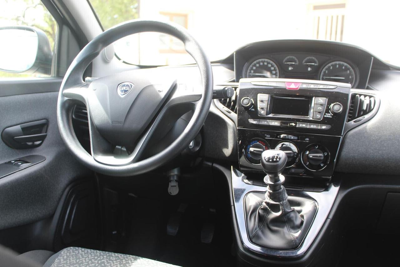 Lancia Ypsilon 1.0 FireFly 5 porte S&S Hybrid Ecochic Gold