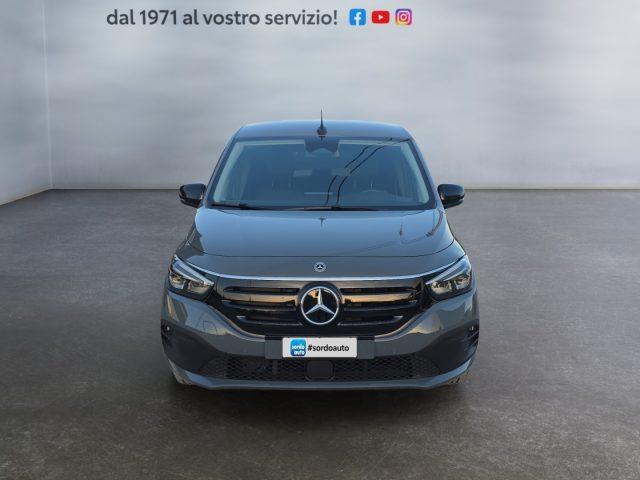 MERCEDES-BENZ EQT 200 Premium