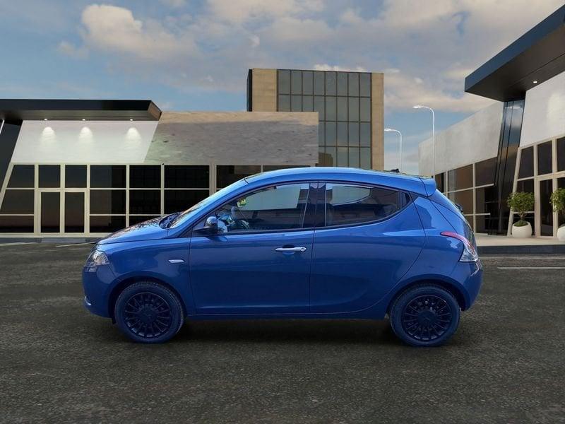 Lancia Ypsilon 1.0 FireFly Hybrid Silver