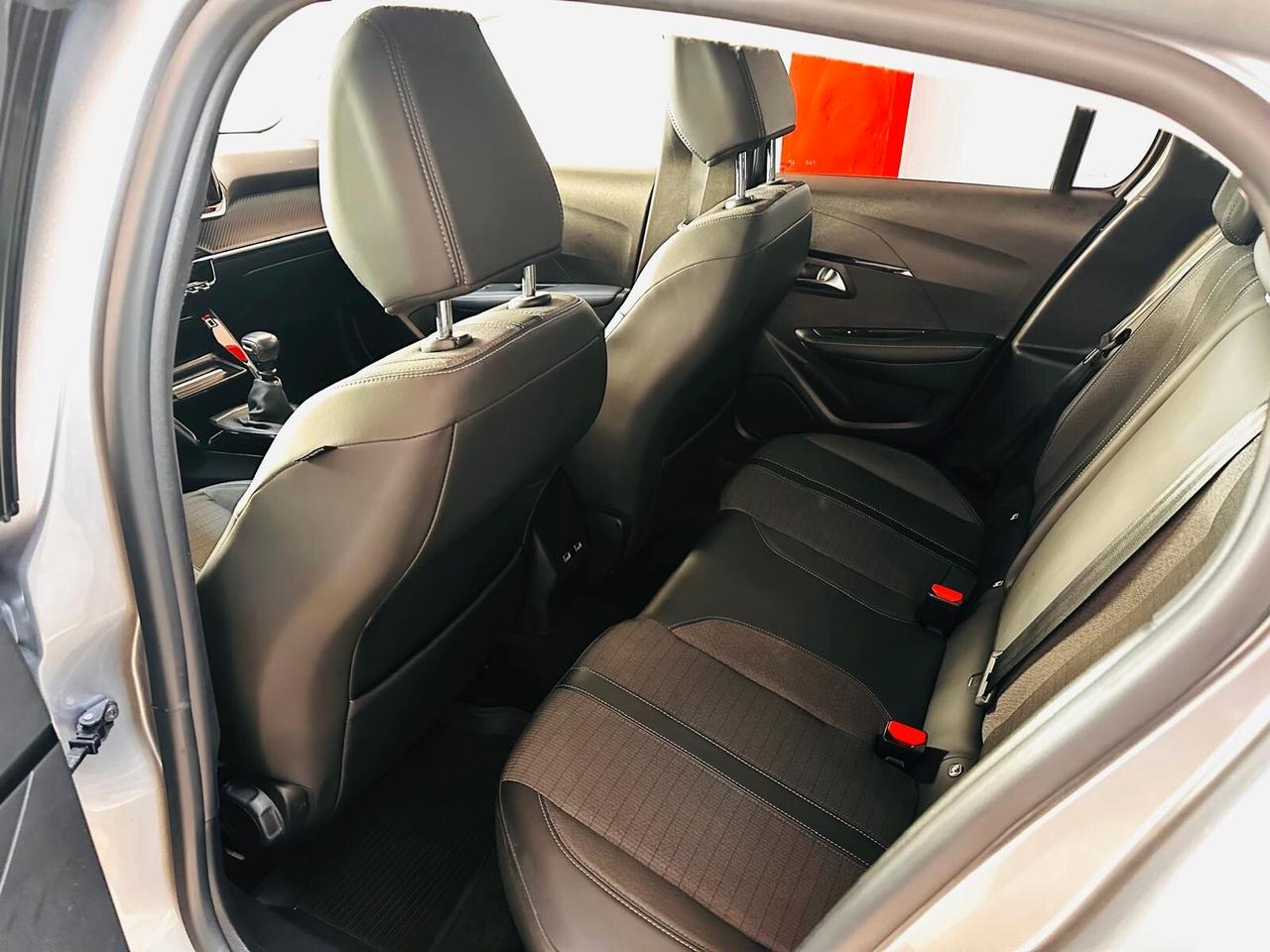 Peugeot 208 PureTech 100 Stop&Start Allure