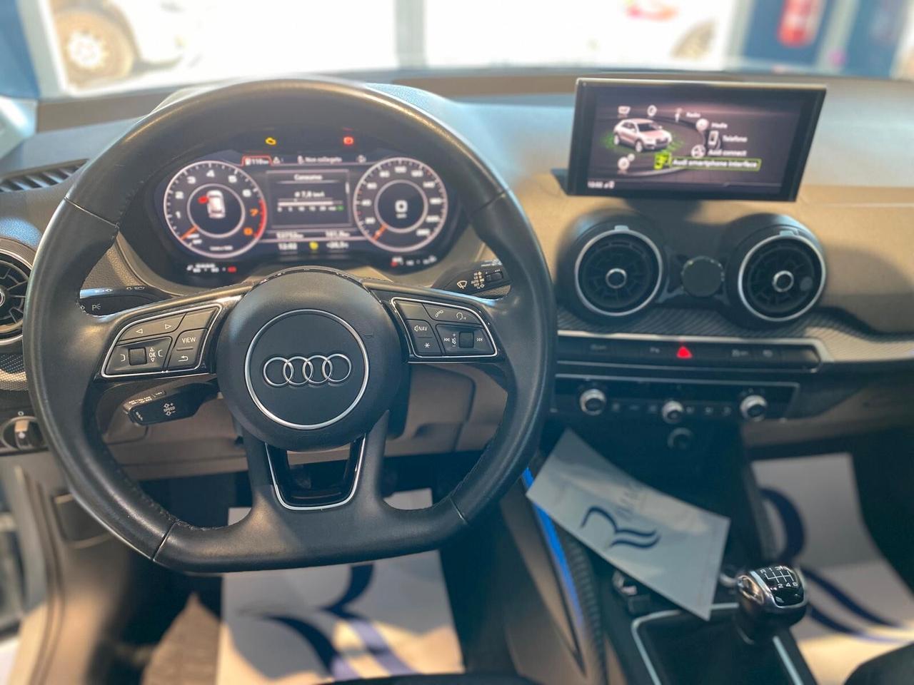 Audi Q2 35 TFSI S tronic Identity Black