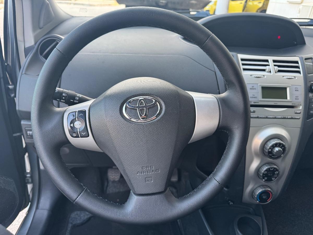 TOYOTA - Yaris - 1.3 5p. NAVIGATORE/ PDC