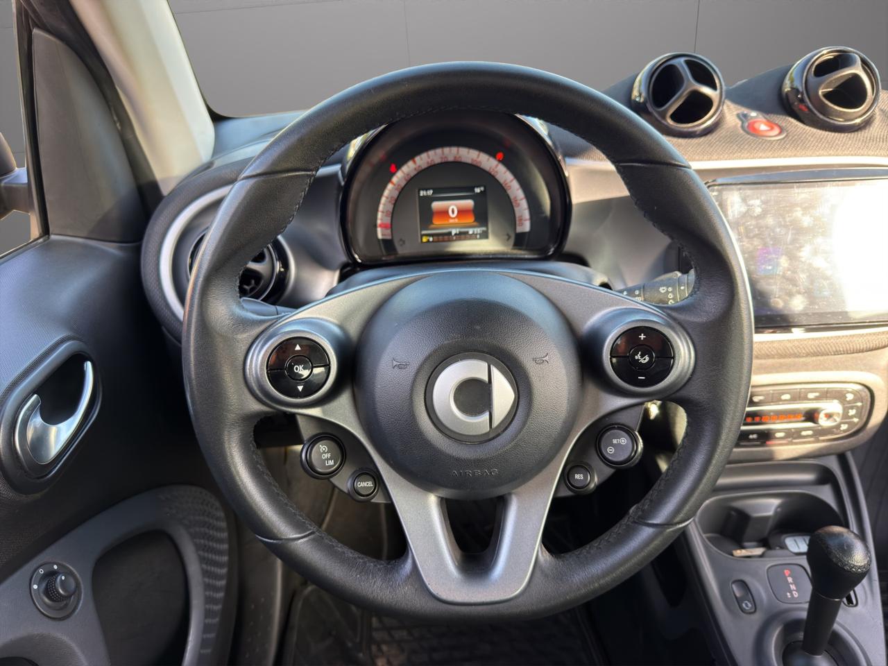 Smart fortwo coupe Fortwo 0.9 t Passion 90cv - Unipro - Promo Finanziamento - Unipro - Schermo - Retrocamera - Tetto - Cerchi 16"