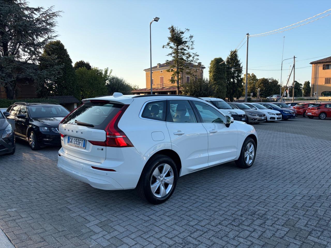 Volvo XC 60 XC60 B4 (d) AWD GEARTRONIC MOMENTUM PRO