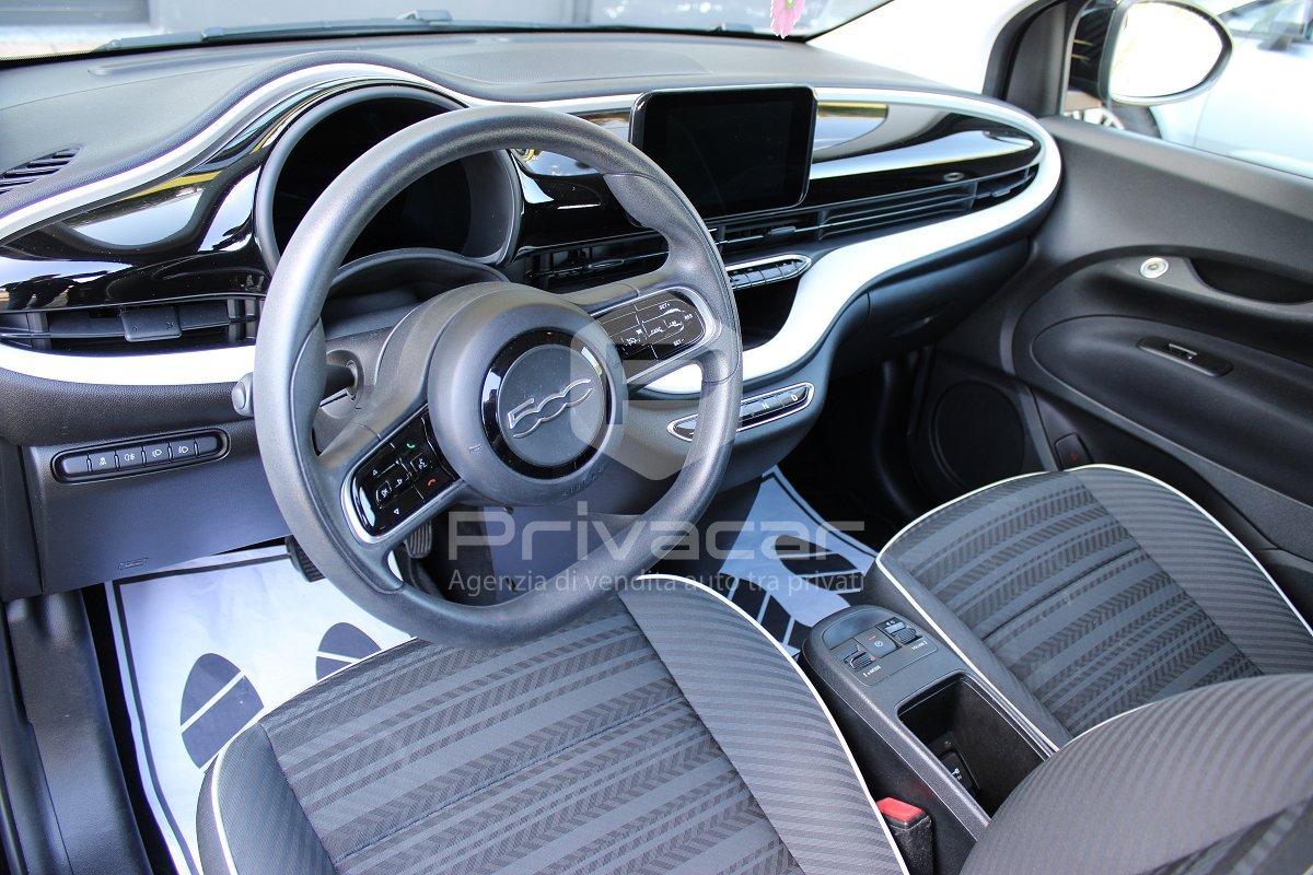 FIAT 500e Berlina 42 kWh Passion