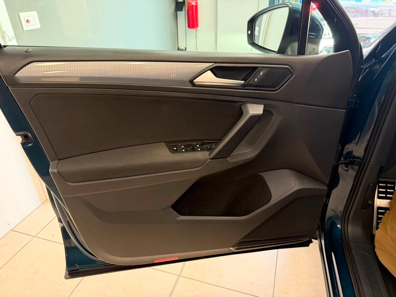 Volkswagen Tiguan 2.0 TDI 150 CV SCR DSG Elegance a rate da 250 al mese