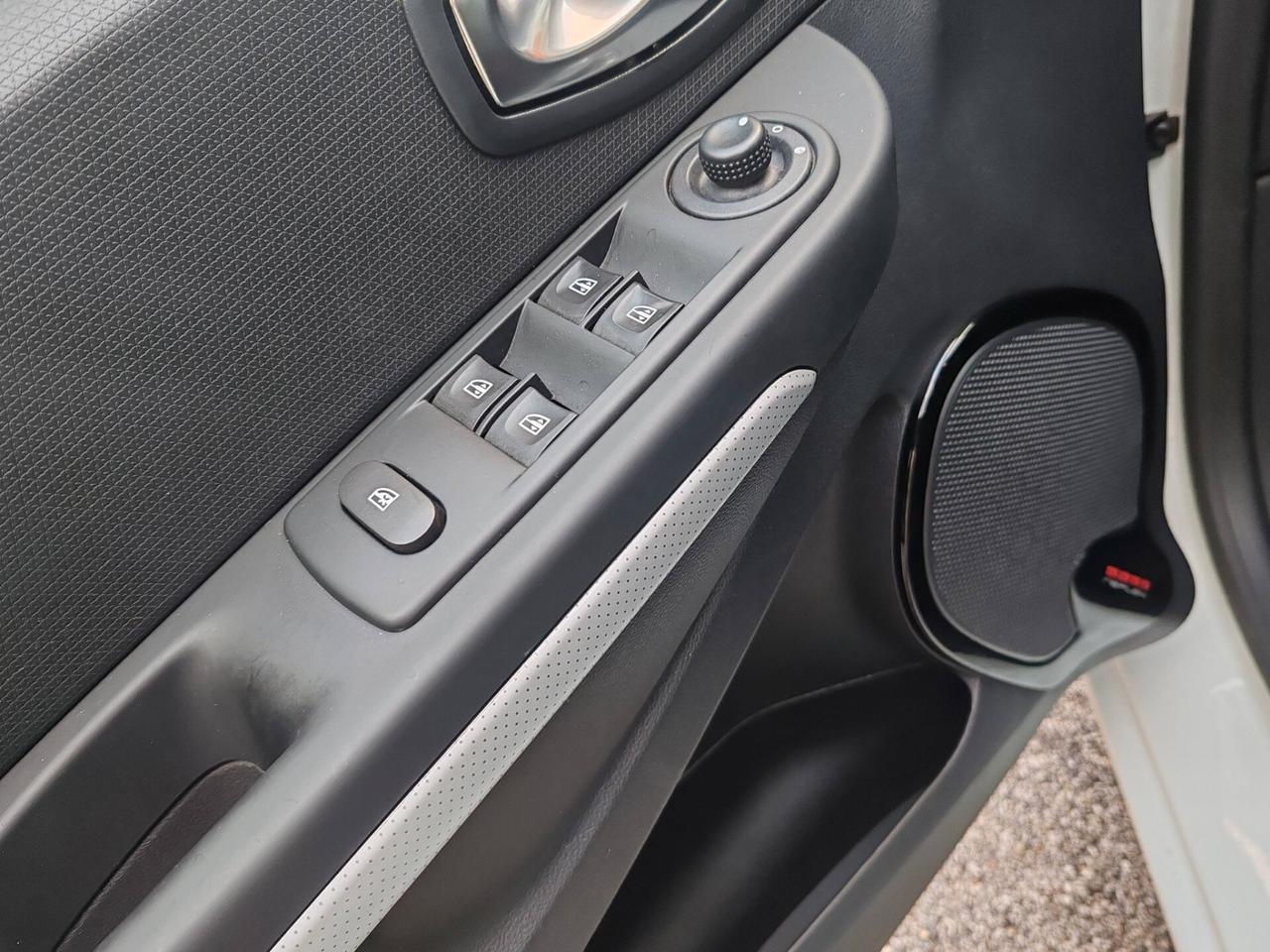 Renault Clio dCi 8V 90 CV Start&Stop 5 porte Energy Duel