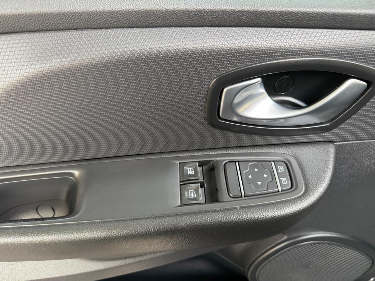 Renault Clio 1.2 75CV 5 porte Intens