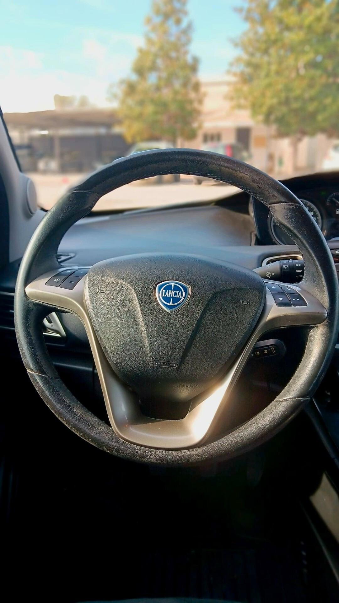 Lancia Ypsilon 1.2 69 CV 5 porte GPL Ecochic Gold