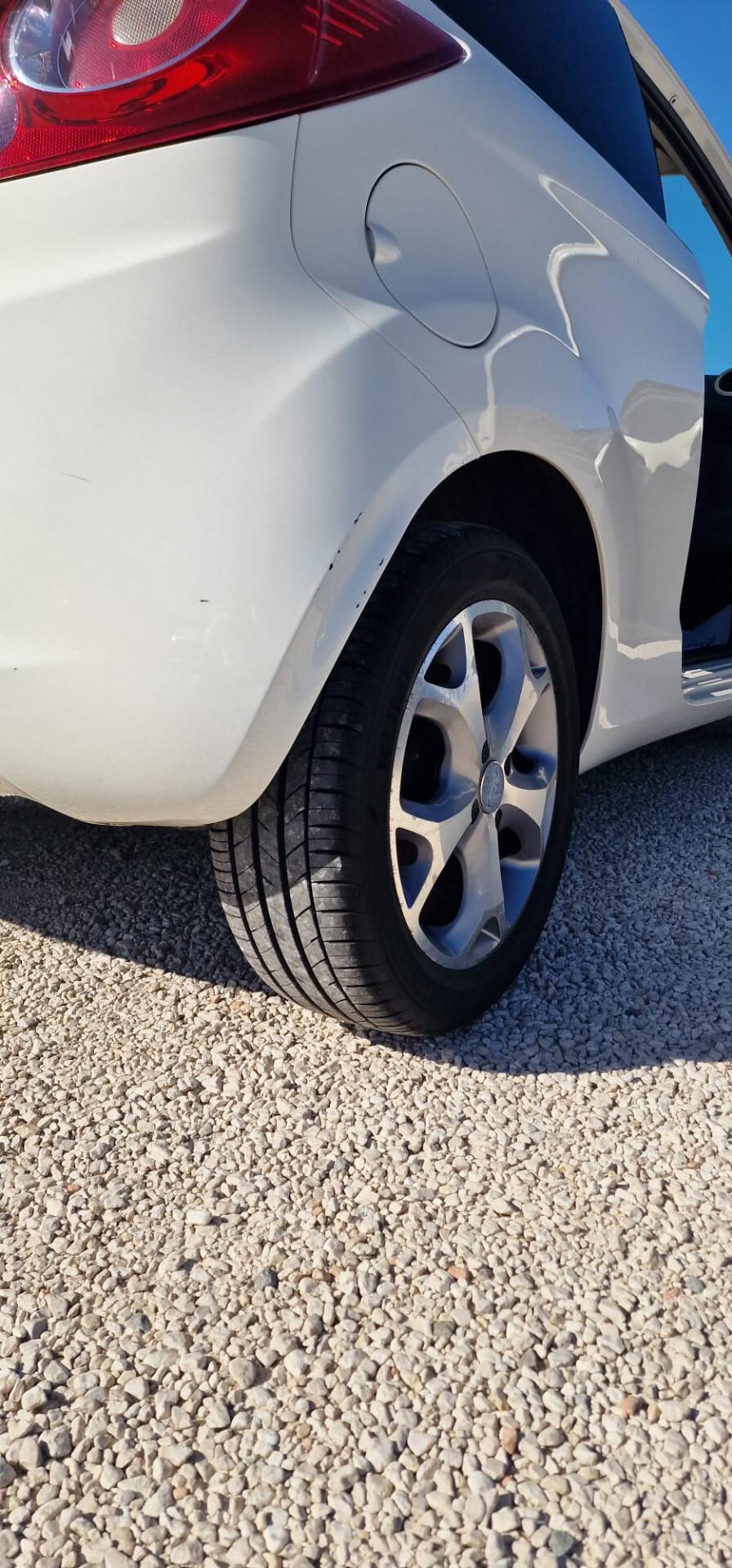 Ford Ka 1.3 TDCi 75CV Titanium 2011