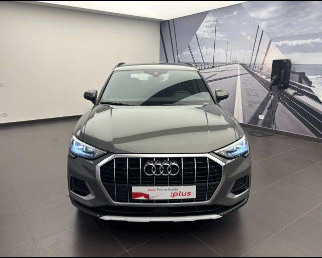 AUDI Q3 35 TDI S tronic Business Advanced